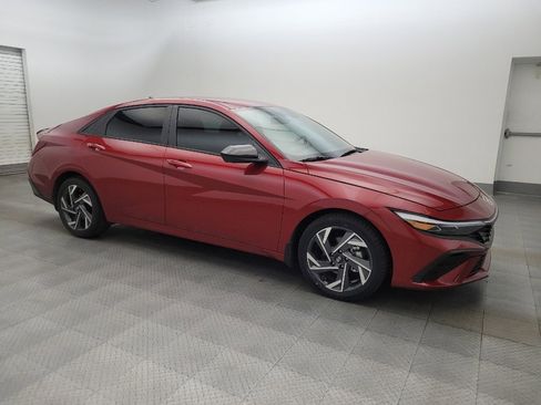 Used 2025 Hyundai Elantra Sport FWD image 11