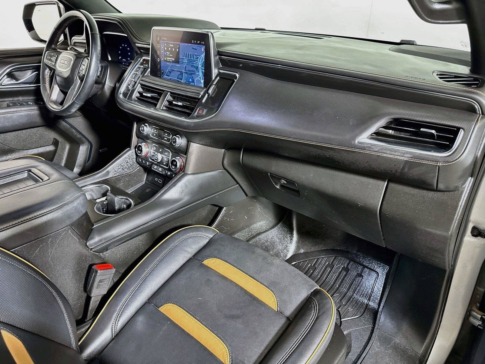 Used 2024 GMC Yukon XL AT4 w/ Technology Package AWD/4WD image 31
