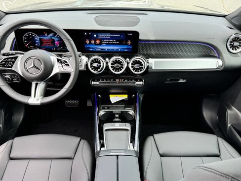 Used 2025 Mercedes-Benz GLB 250 image 27