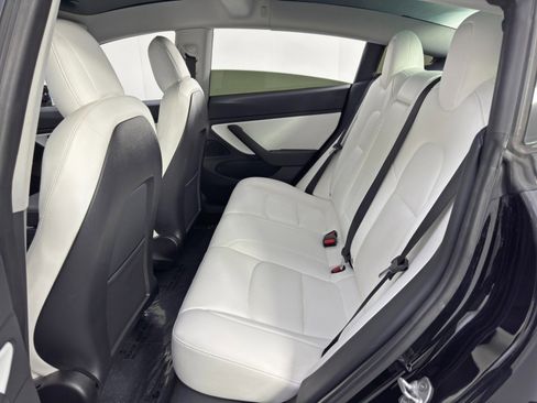 Used 2021 Tesla Model 3 Standard Range Plus image 42