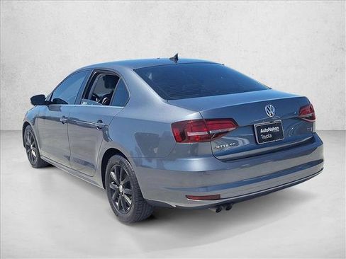 Used 2017 Volkswagen Jetta SE FWD image 8