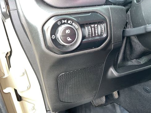 Used 2020 Jeep Gladiator Mojave image 19