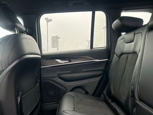 New 2026 Jeep Grand Cherokee Altitude AWD/4WD image 29