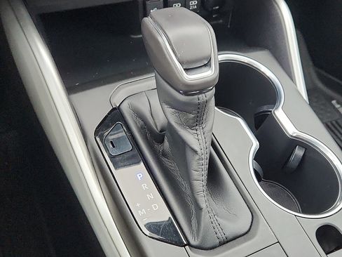 Used 2020 Toyota Highlander XLE image 15