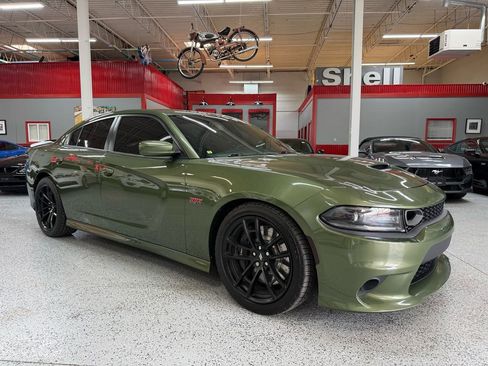 Used 2020 Dodge Charger Scat Pack w/ Dynamics Package RWD image 7