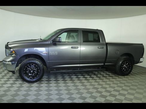 Used 2019 RAM 1500 Classic SLT AWD/4WD image 4