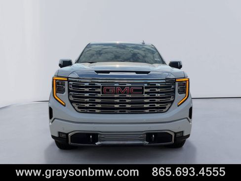 Used 2024 GMC Sierra 1500 Denali w/ Technology Package AWD/4WD image 8