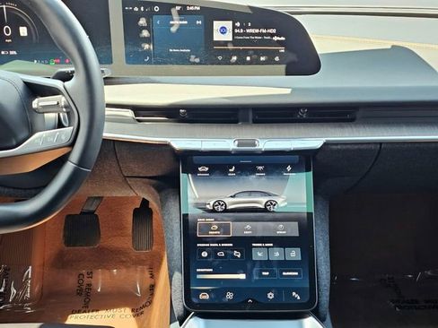 Used 2023 Lucid Air Touring image 37
