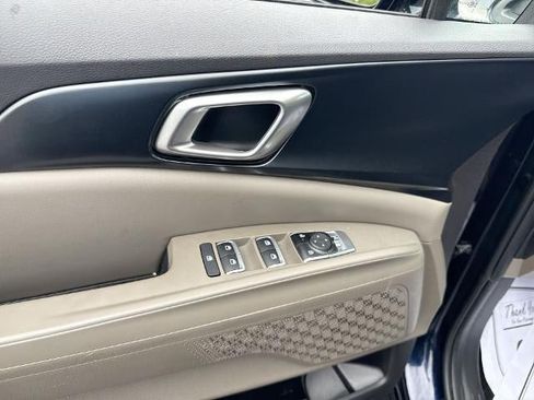 Used 2026 Kia Carnival FWD image 23