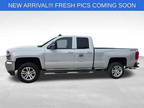 Used 2019 Chevrolet Silverado 1500 LT w/ All Star Edition AWD/4WD image 3