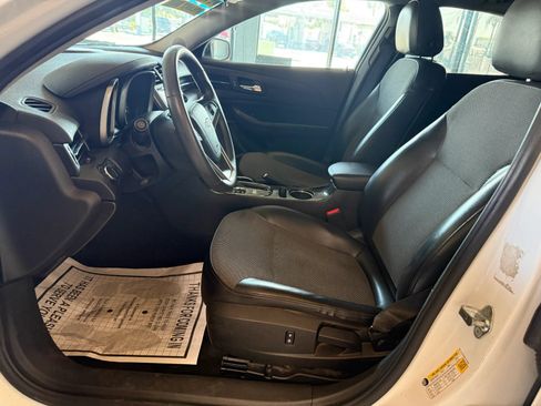 Used 2016 Chevrolet Malibu LT FWD image 9