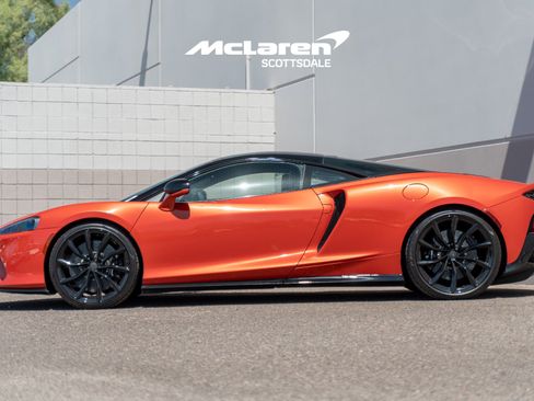 Used 2023 McLaren GT RWD image 4
