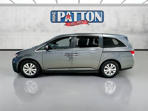 Used 2016 Honda Odyssey SE image 4