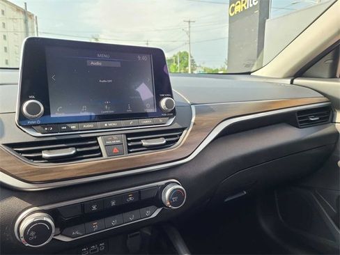 Used 2023 Nissan Altima 2.5 SV image 28