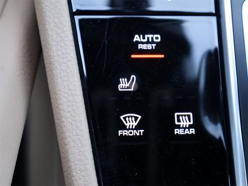 Used 2021 Porsche Cayenne Base image 26