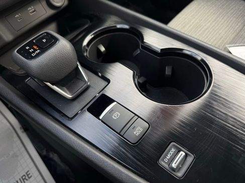 Certified 2022 Nissan Rogue SV image 27