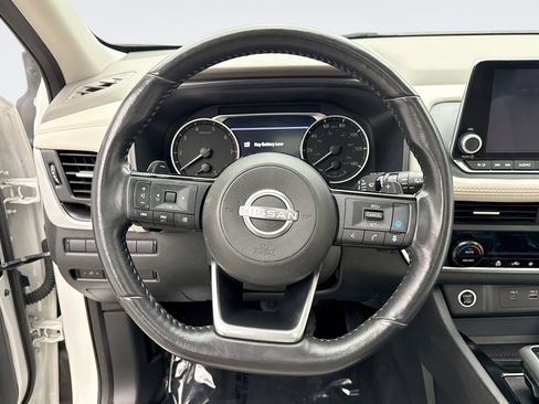 Used 2023 Nissan Rogue SV w/ SV Premium B Package image 12