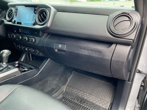Used 2021 Toyota Tacoma TRD Off-Road AWD/4WD image 34