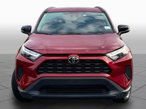 Used 2024 Toyota RAV4 XLE w/ Convenience Package FWD image 4