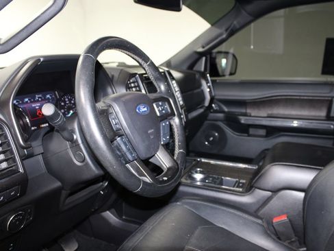 Used 2019 Ford Expedition Limited w/ Equipment Group 301A RWD image 15