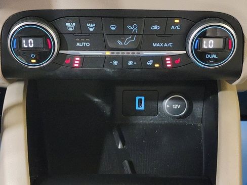 Used 2020 Ford Escape Titanium FWD image 22