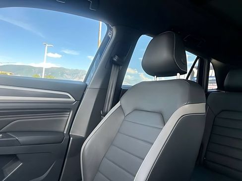 Used 2020 Volkswagen Atlas Cross Sport SEL Premium AWD/4WD image 42