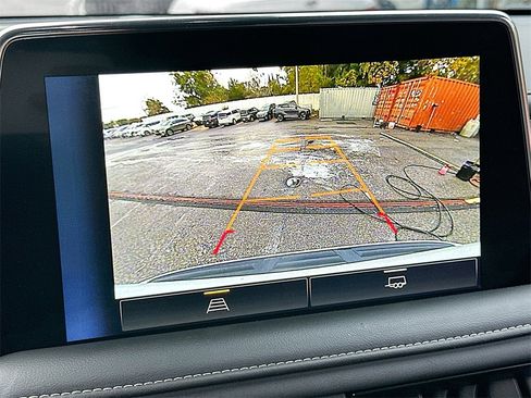 Used 2023 Chevrolet Suburban Premier image 14