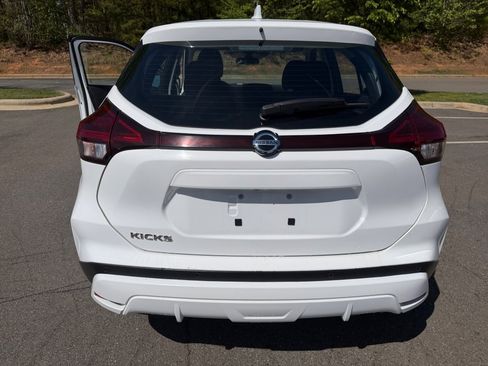 Used 2021 Nissan Kicks S image 14