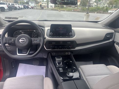 Used 2023 Nissan Rogue SV AWD/4WD image 14
