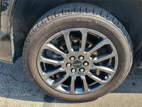Used 2023 GMC Acadia Denali w/ Black Diamond Edition FWD image 6