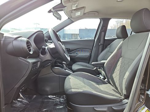 Certified 2020 Nissan Kicks S image 12