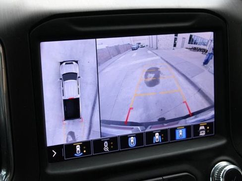 Used 2022 GMC Sierra 2500 AT4 w/ AT4 Preferred Package image 8