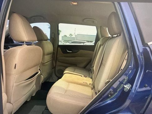 Used 2018 Nissan Rogue SV FWD image 10