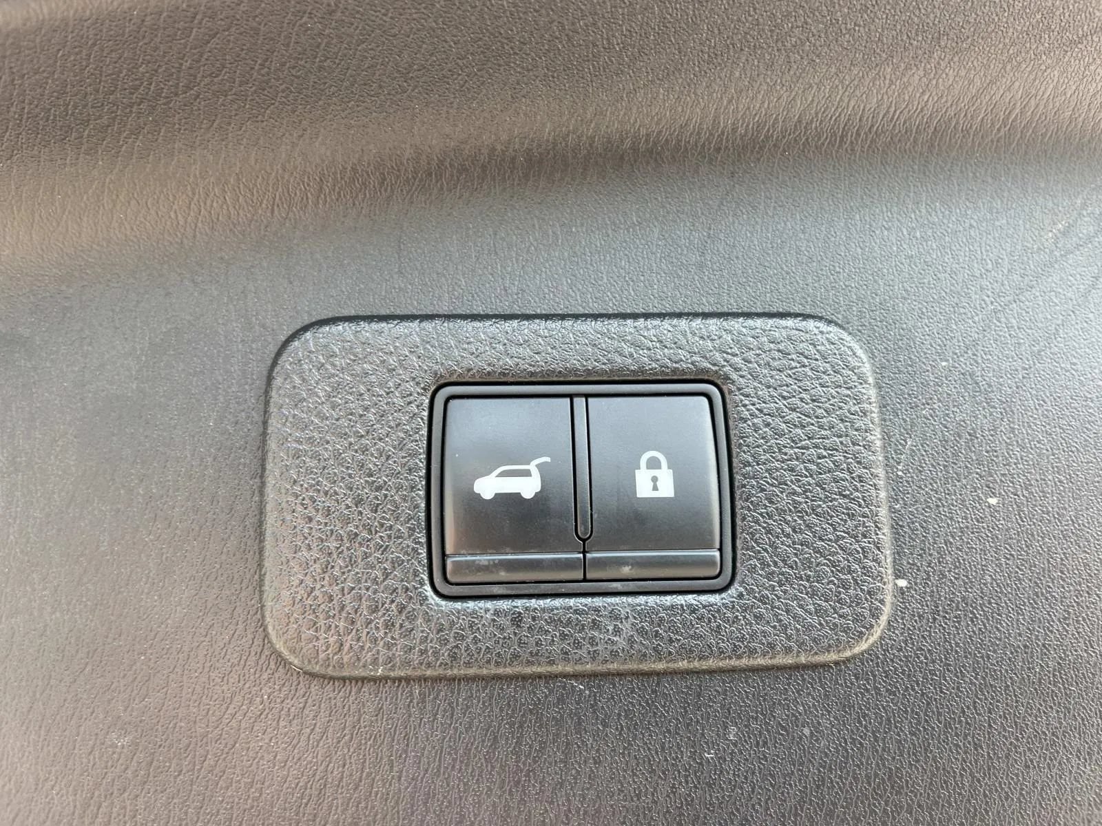 Used 2021 Nissan Armada Platinum w/ Captain's Chairs Package RWD image 26