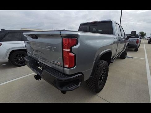 Used 2025 Chevrolet Silverado 2500 ZR2 w/ Technology Package AWD/4WD image 2