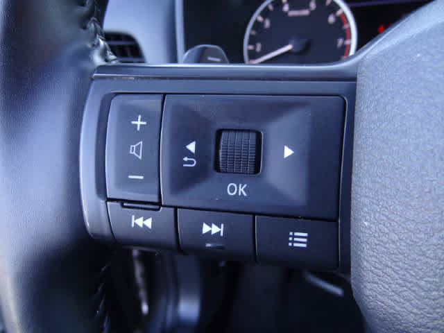 Used 2025 Nissan Rogue SV FWD image 4