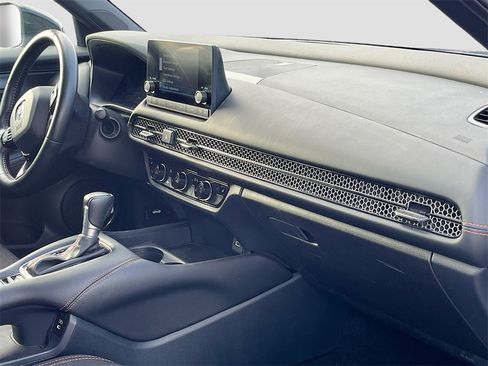 Used 2025 Honda HR-V Sport image 28