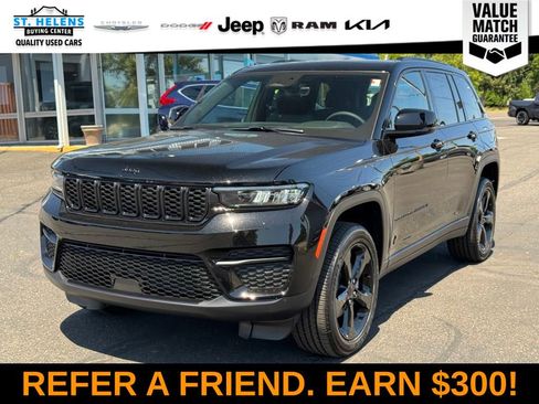 Certified 2025 Jeep Grand Cherokee Altitude AWD/4WD image 1