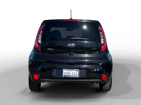 Used 2016 Kia Soul + image 4