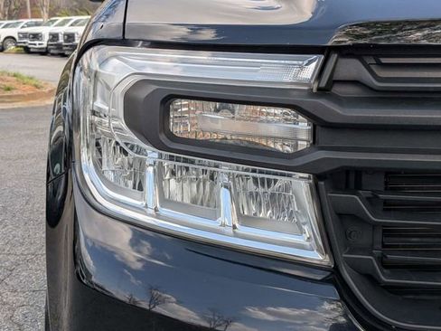 Used 2022 Ford Maverick XL image 11