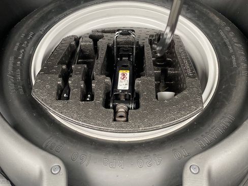 Used 2016 Jeep Grand Cherokee Limited image 13