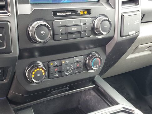 Used 2021 Ford F450 XLT w/ XLT Premium Package image 23