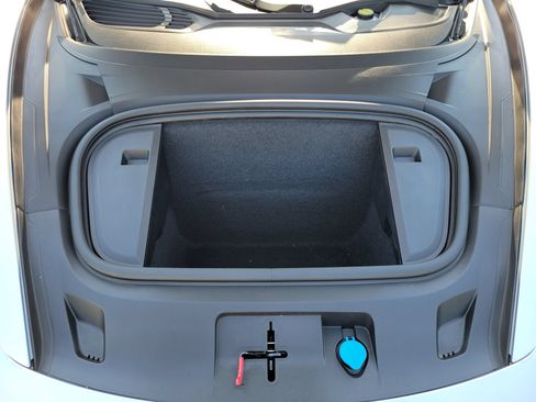 Certified 2021 Porsche Taycan RWD image 31