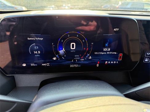 Used 2025 Chevrolet Traverse LT image 18