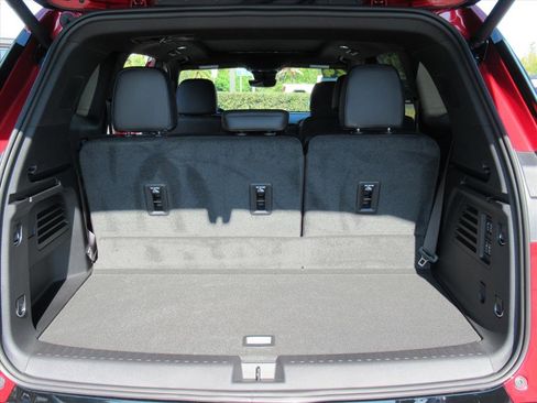 Used 2024 GMC Acadia Denali w/ Super Cruise Package image 33