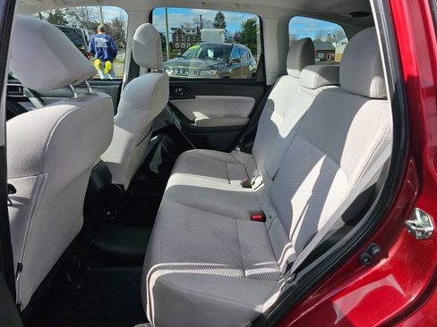 Used 2017 Subaru Forester 2.5i Premium image 10