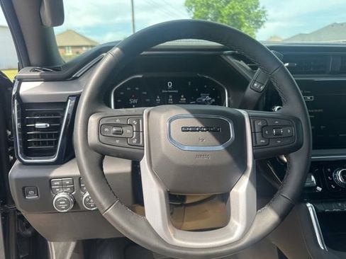 Used 2026 GMC Sierra 2500 Denali w/ Technology Package AWD/4WD image 18