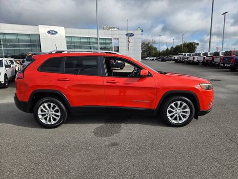 Used 2021 Jeep Cherokee Latitude FWD image 14