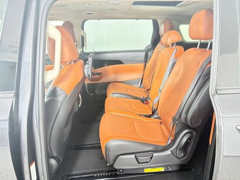 Used 2024 Kia Carnival SX Prestige FWD image 16