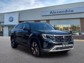 Certified 2024 Volkswagen Atlas Cross Sport SE w/ Panoramic Sunroof Package AWD/4WD video 1